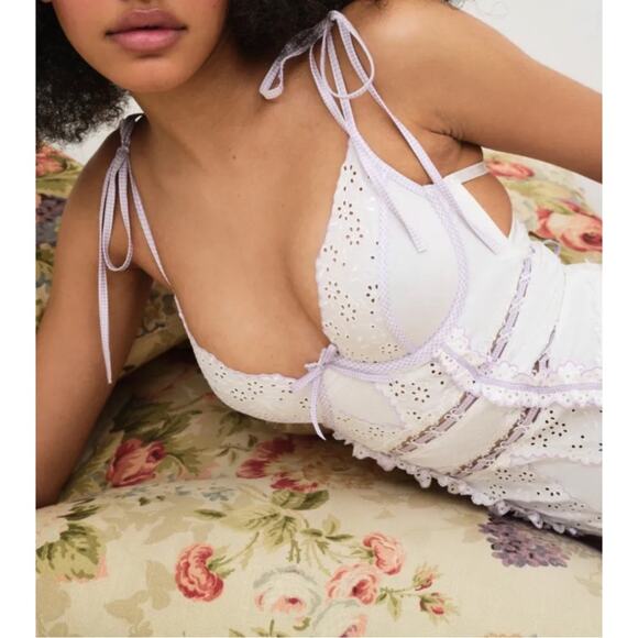 For Love & Lemons Daisy Eyelet Teddy Bodysuit Size 36B - Picture 4 of 11